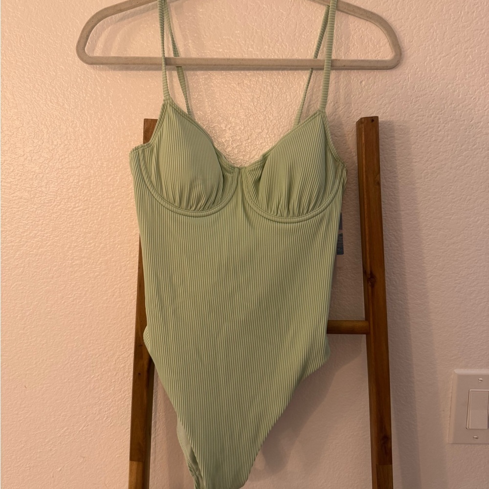 NWT Roxy Light Green Ribbed Swimsuit Poolside Ready! Vibrant Summer Color - Picture 3 of 8